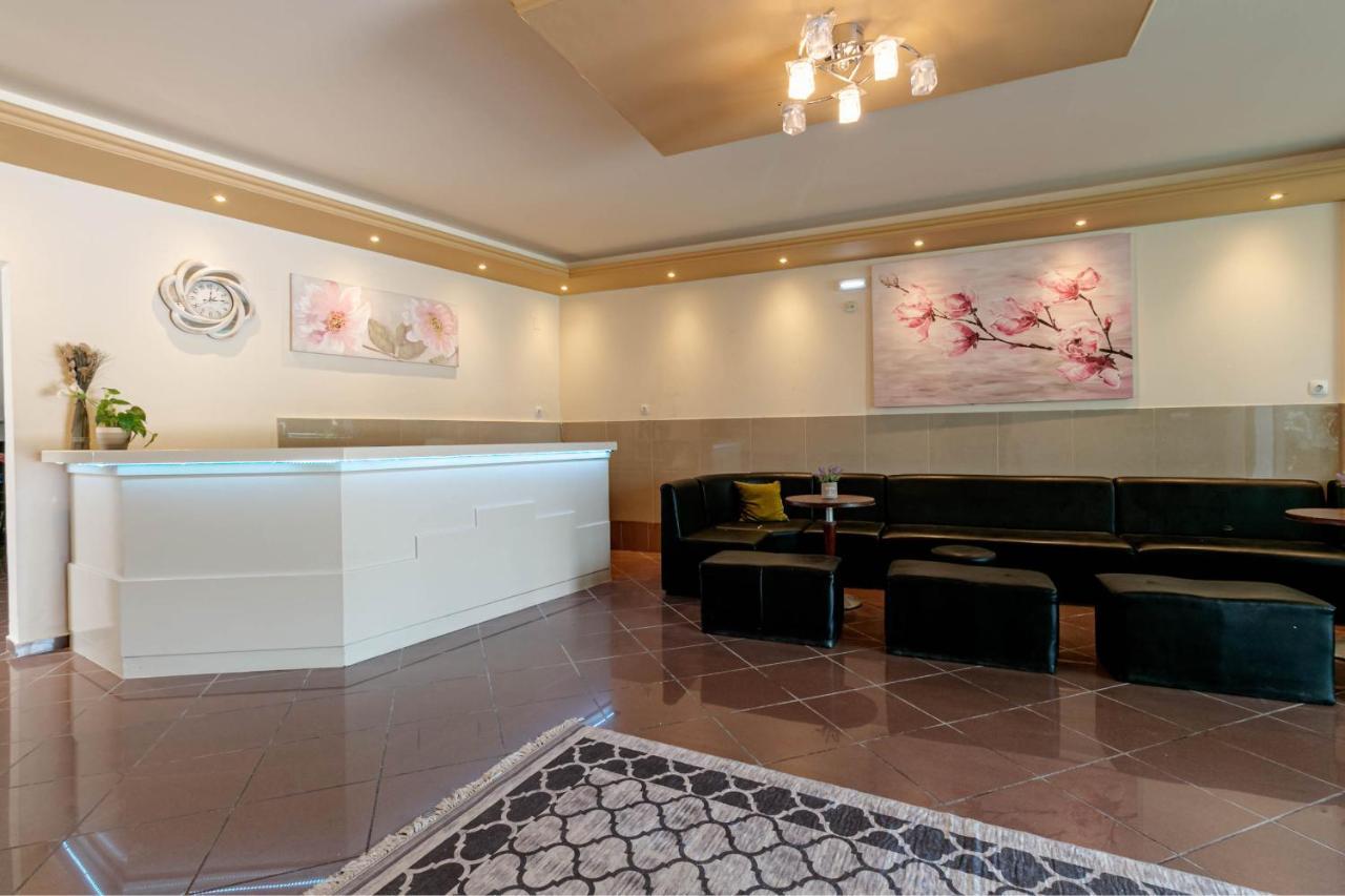 Porto Marina Aparthotel Γουβιά Εξωτερικό φωτογραφία
