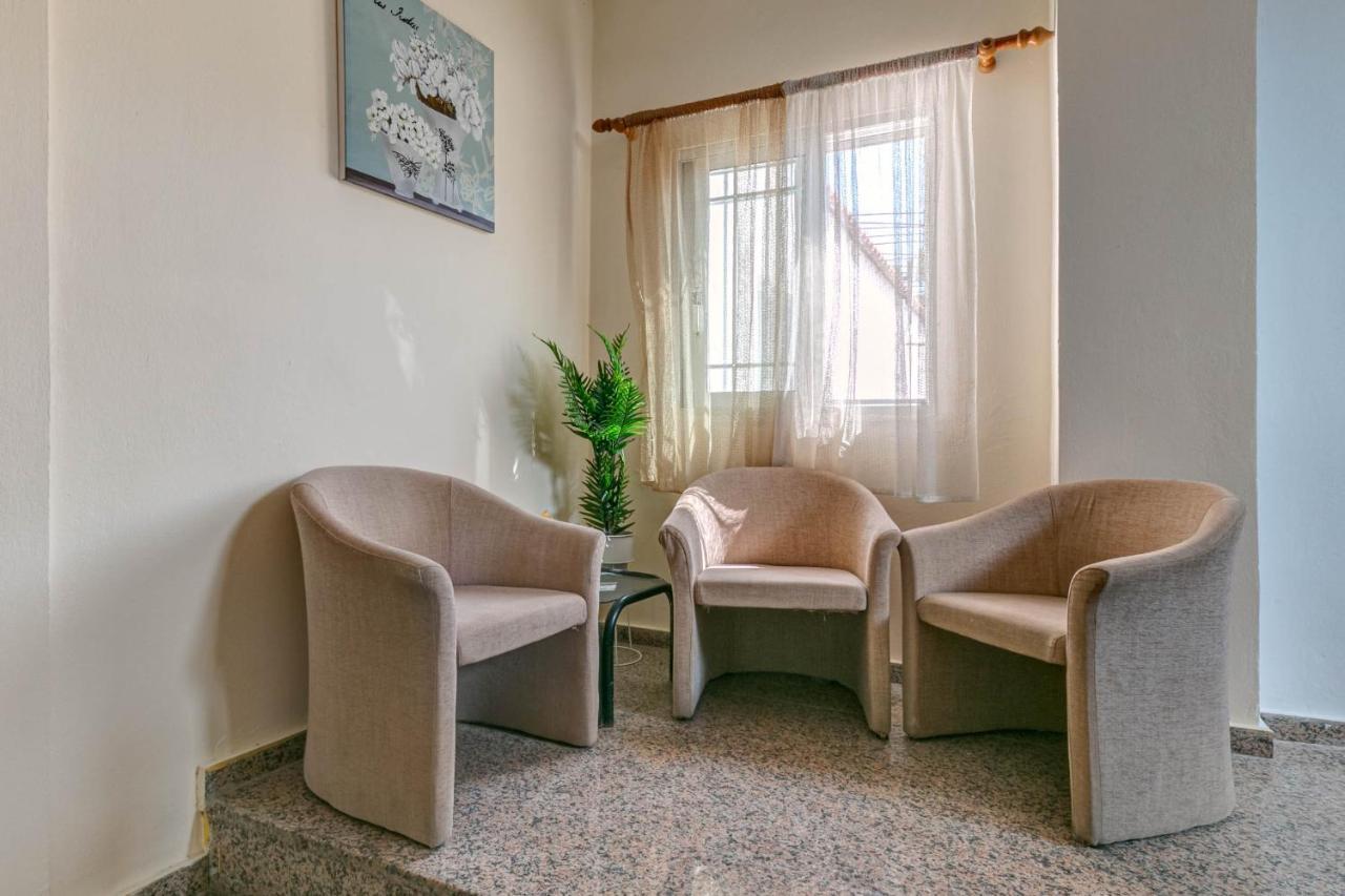 Porto Marina Aparthotel Γουβιά Εξωτερικό φωτογραφία